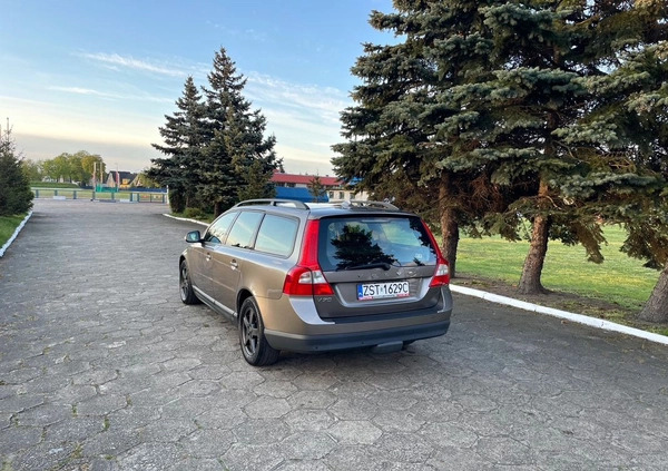Volvo V70 cena 25400 przebieg: 222000, rok produkcji 2009 z Limanowa małe 211